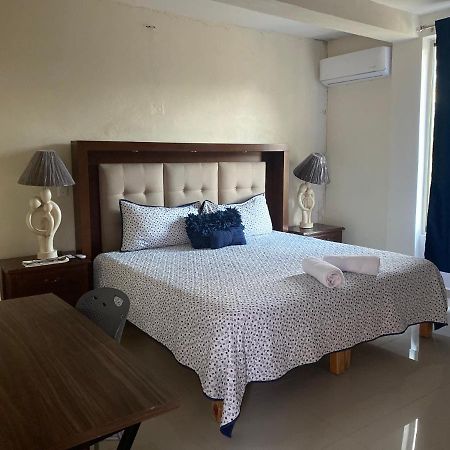 Hotel Maria Elenena El Fresno Ngoại thất bức ảnh