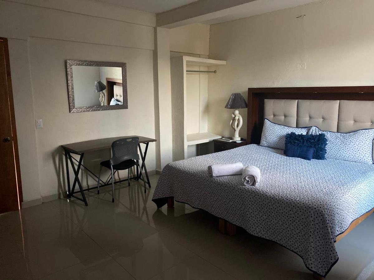 Hotel Maria Elenena El Fresno Ngoại thất bức ảnh